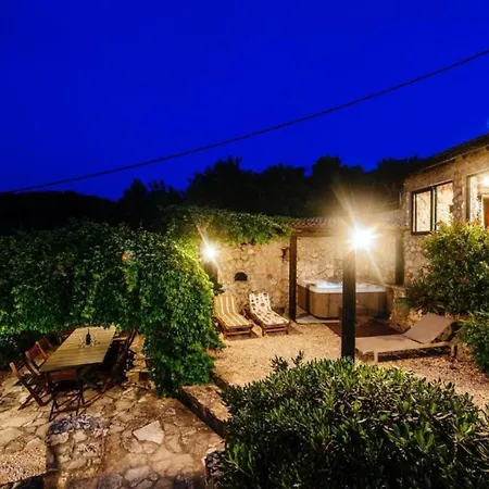 Rokov Casa vacanze Mali Iž