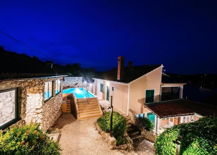 Rokov * Мали Иж